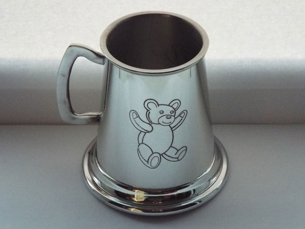 1/4 Pint Child's Christening Mug Pewter Tankard with Engraved Teddy Bear (T026)
