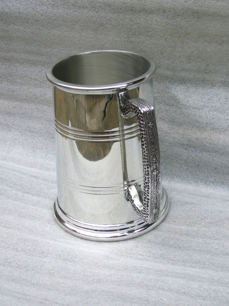 1 Pint Pewter Tankard with Square Celtic Band Handle (T002)